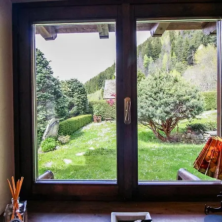 Villa Courmayeur Mont Blanc Apricot Villa *