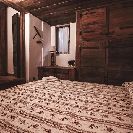 Villa Courmayeur Mont Blanc Apricot Villa