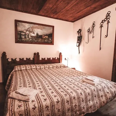 Villa Courmayeur Mont Blanc Apricot Villa *